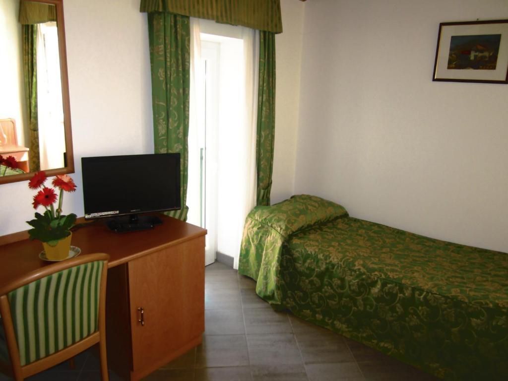 Albergo La Veranda Tavarone Εξωτερικό φωτογραφία